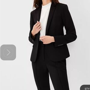 ‼️CRAZY SALE‼️Ann Taylor Two Button Blazer, 18